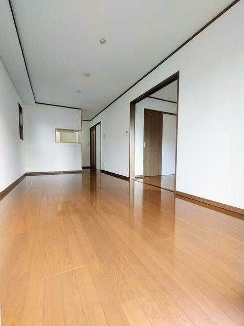 ��ʌ��������܎s�������˂R���ڂ̃}���V�����̋��ԁE���r���O