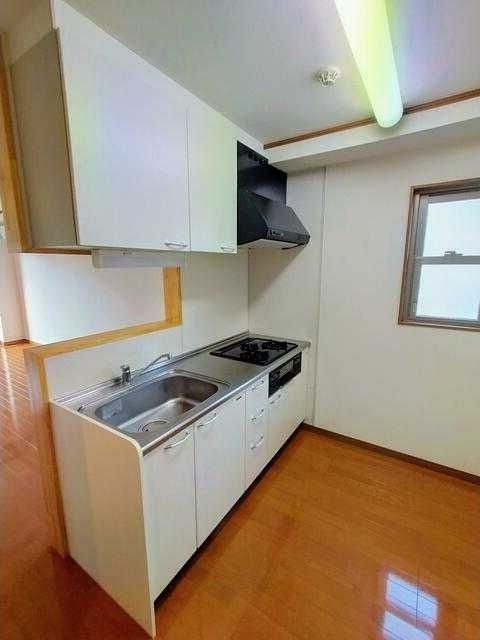 ��ʌ��������܎s�������˂R���ڂ̃}���V�����̃L�b�`��