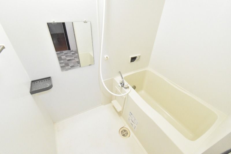 ��ʌ��z�J�s�����Q���ڂ̃A�p�[�g�̃o�X