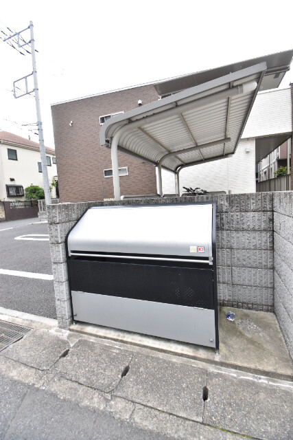 ��ʌ������s�����Q���ڂ̃A�p�[�g�̂��̑�