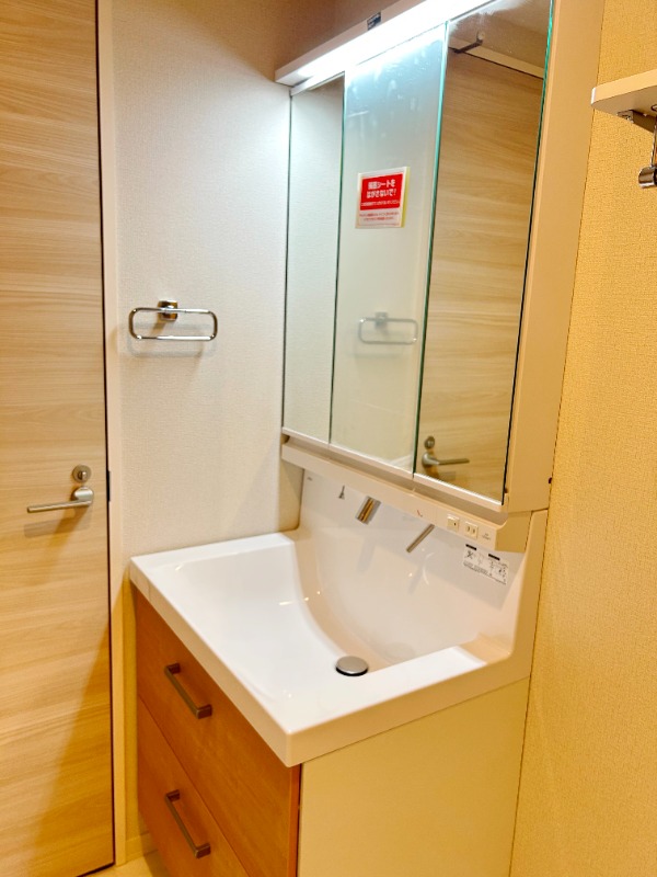 ��ʌ��������܎s�k��听���S���ڂ̃}���V�����̐��ʏ�