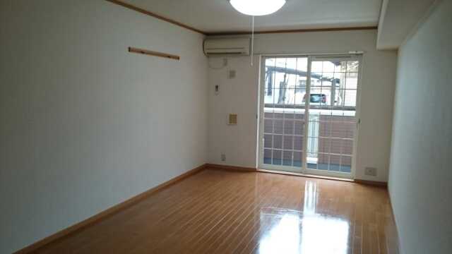 ��ʌ��k�����S�ɓޒ������R���ڂ̃A�p�[�g�̂��̑������E�X�y�[�X