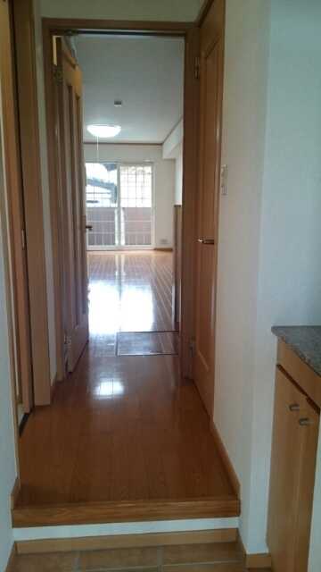 ��ʌ��k�����S�ɓޒ������R���ڂ̃A�p�[�g�̌���