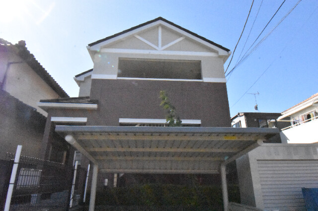 ��ʌ��k�����S�ɓޒ������R���ڂ̃A�p�[�g�̃G���g�����X