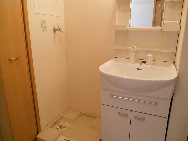 ��ʌ��k�����S�ɓޒ������R���ڂ̃A�p�[�g�̂��̑������E�X�y�[�X