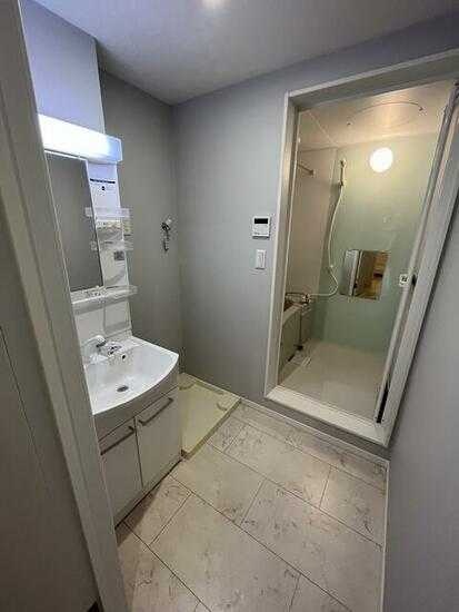 ��ʌ������s�����T���ڂ̃A�p�[�g�̐��ʏ�