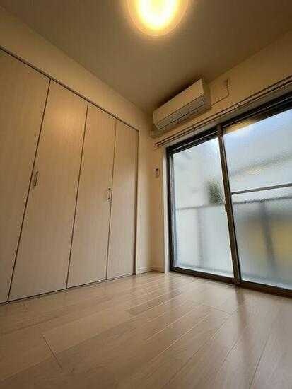 ��ʌ������s�����T���ڂ̃A�p�[�g�̂��̑������E�X�y�[�X