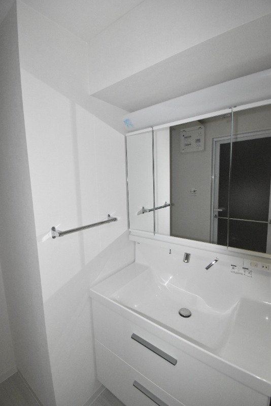 ��ʌ��������܎s��{��听���R���ڂ̃}���V�����̐��ʏ�