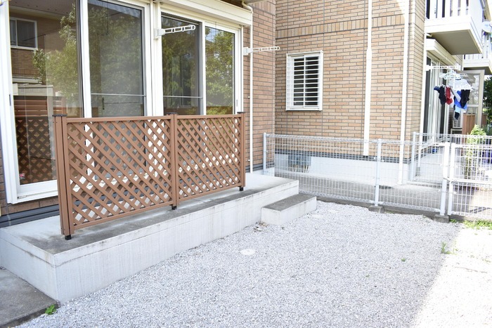 ��ʌ�����s�{���U���ڂ̃A�p�[�g�̃o���R�j�[