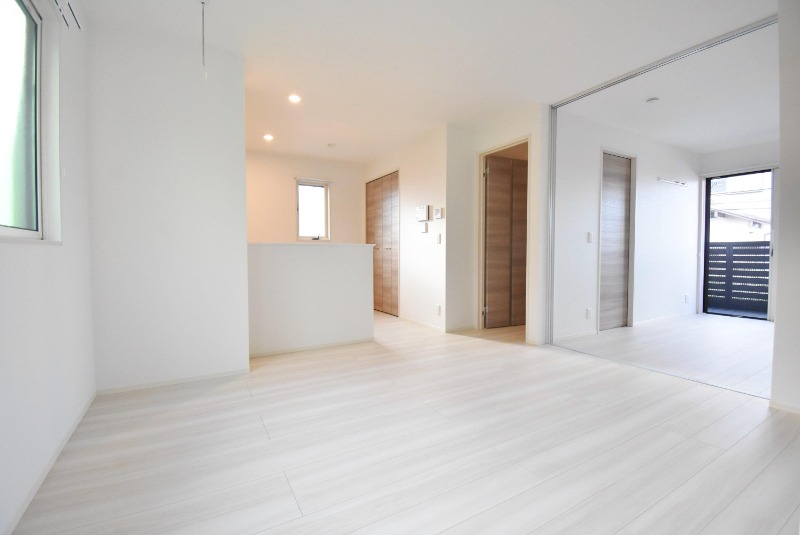 ��ʌ��������܎s��{����ؒ��Q���ڂ̃A�p�[�g�̋��ԁE���r���O