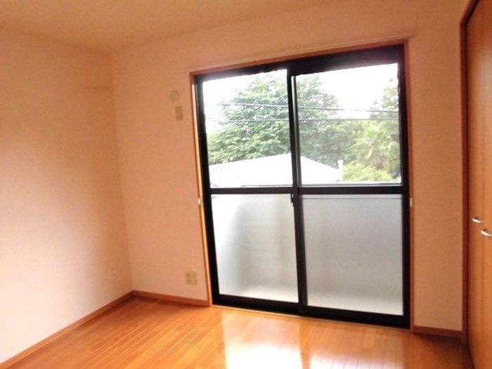 ��ʌ��������܎s�΋挴�R�S���ڂ̃e���X�n�E�X�̋��ԁE���r���O