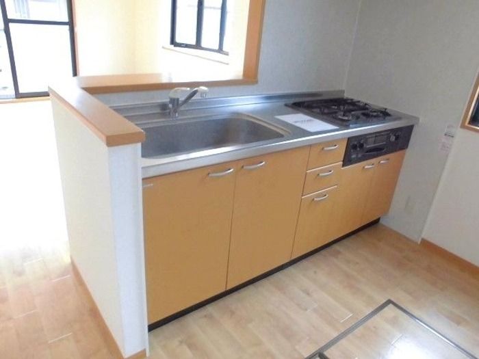 ��ʌ��������܎s�΋挴�R�S���ڂ̃e���X�n�E�X�̃L�b�`��