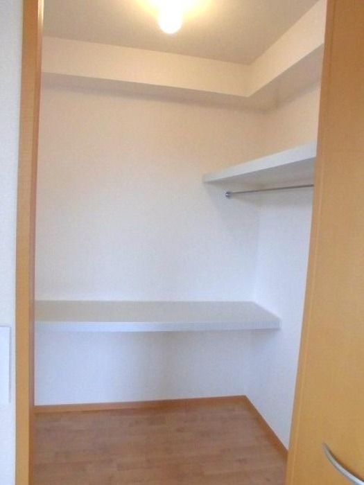 ��ʌ��������܎s�΋挴�R�S���ڂ̃e���X�n�E�X�̎��[