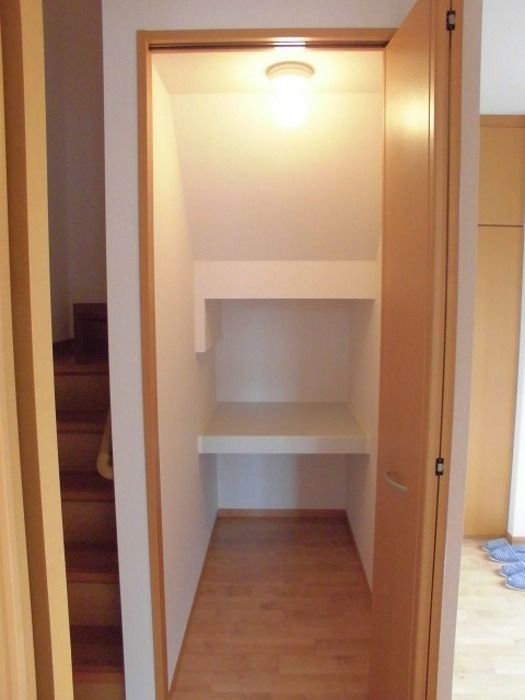 ��ʌ��������܎s�΋挴�R�S���ڂ̃e���X�n�E�X�̂��̑��ݔ�