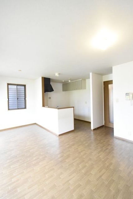 ��ʌ��������܎s�k��{�����̃e���X�n�E�X�̋����E���r���O