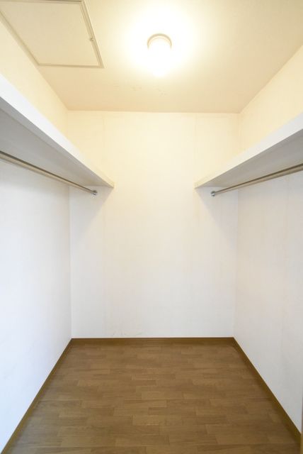 ��ʌ��������܎s�k��{�����̃e���X�n�E�X�̎��[