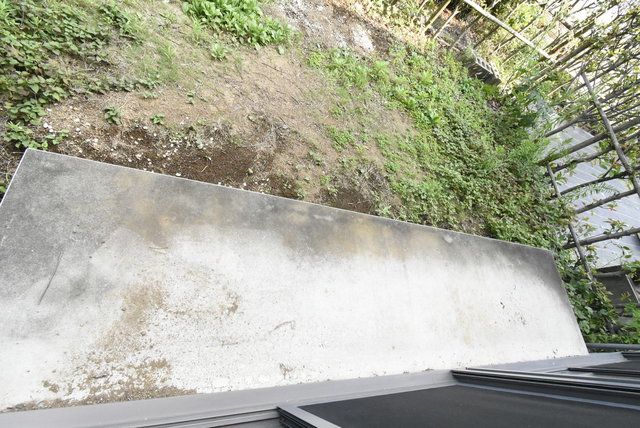 ��ʌ��������܎s�k��{�����̃e���X�n�E�X�̃o���R�j�[