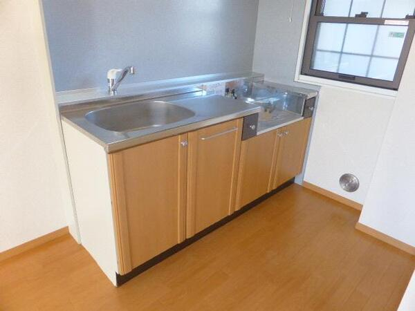 ��ʌ��z�J�s�����{���̃A�p�[�g�̃L�b�`��