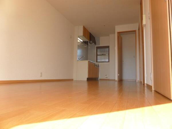 ��ʌ��z�J�s�����{���̃A�p�[�g�̋��ԁE���r���O