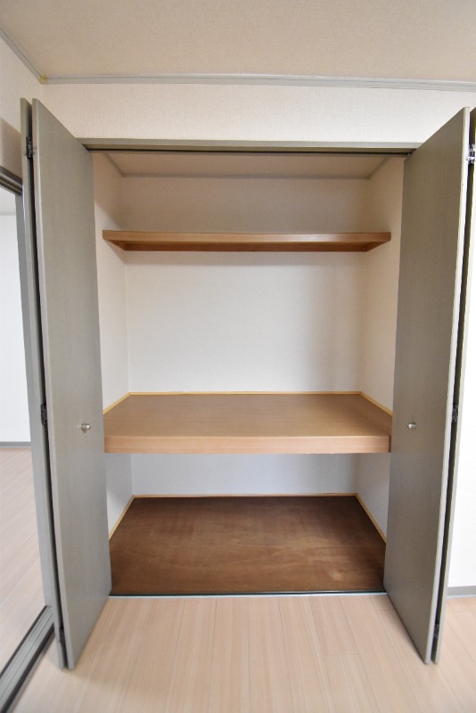 ��ʌ�����s������U���ڂ̃A�p�[�g�̎��[