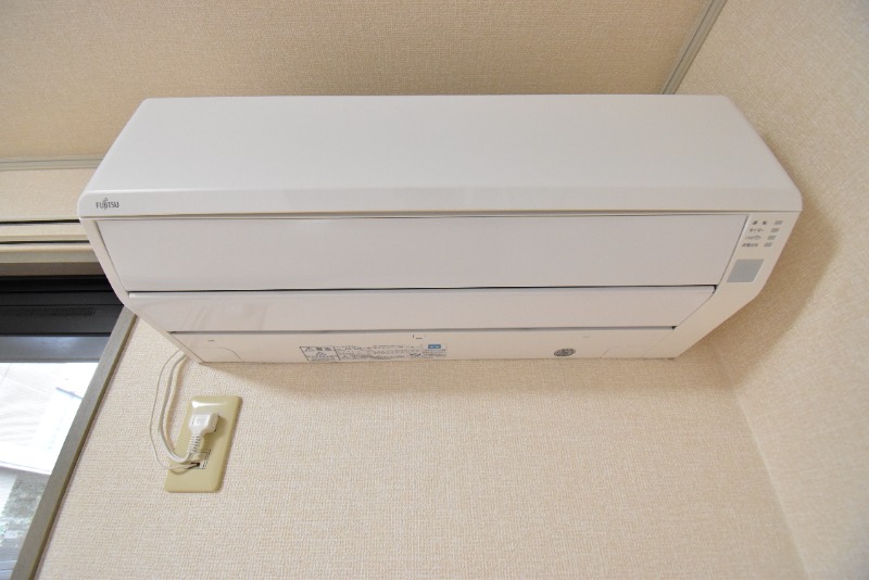 ��ʌ�����s������U���ڂ̃A�p�[�g�̂��̑��ݔ�