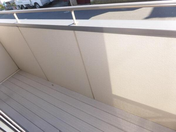 ��ʌ��z�J�s�����{���̃A�p�[�g�̃o���R�j�[