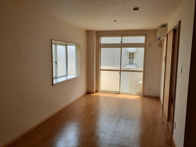 ��ʌ��������܎s�΋擌�Y�a�R���ڂ̃A�p�[�g�̋��ԁE���r���O