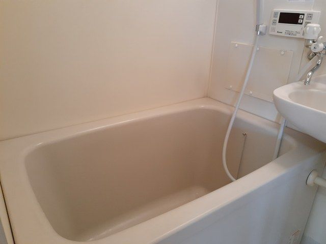 ��ʌ��������܎s�΋擌�Y�a�R���ڂ̃A�p�[�g�̃o�X