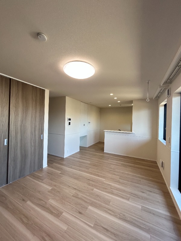 ��ʌ��������܎s�k��y�C���Q���ڂ̃}���V�����̋��ԁE���r���O