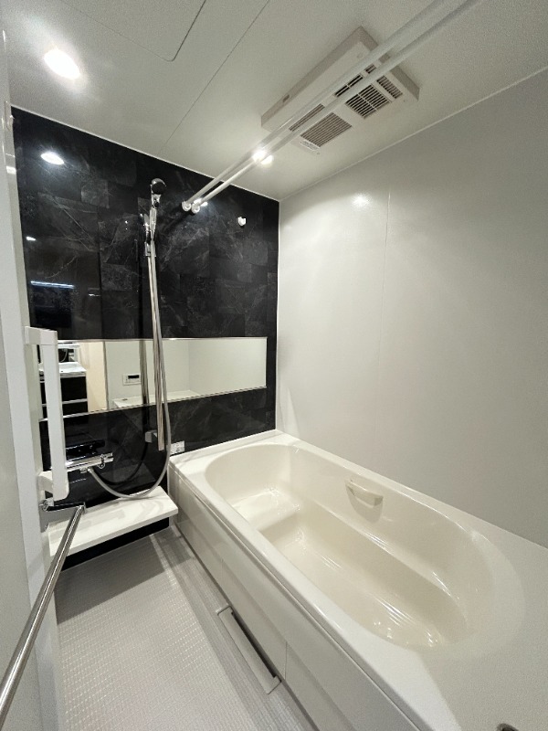 ��ʌ��������܎s�k��y�C���Q���ڂ̃}���V�����̃o�X