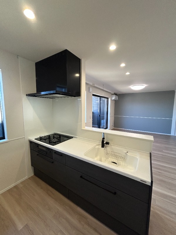 ��ʌ��������܎s�k��y�C���Q���ڂ̃}���V�����̃L�b�`��