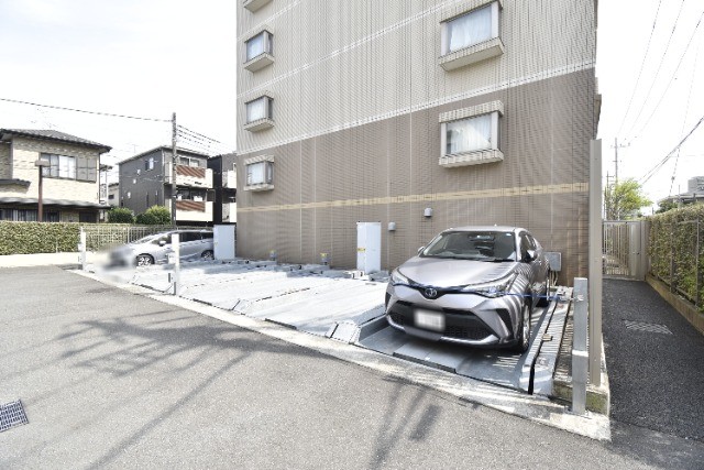 ��ʌ��������܎s�������˂S���ڂ̃}���V�����̒��ԏ�