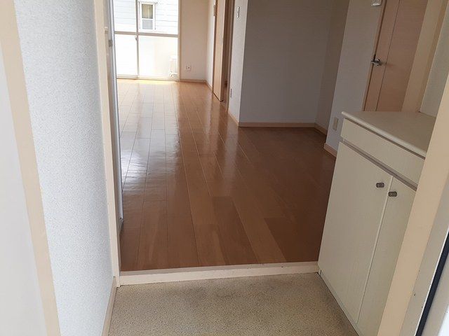 ��ʌ��������܎s�΋擌�Y�a�R���ڂ̃A�p�[�g�̌���