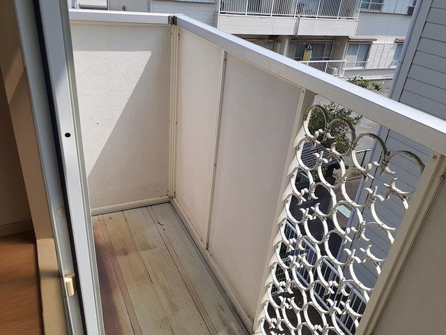 ��ʌ��������܎s�΋擌�Y�a�R���ڂ̃A�p�[�g�̃o���R�j�[