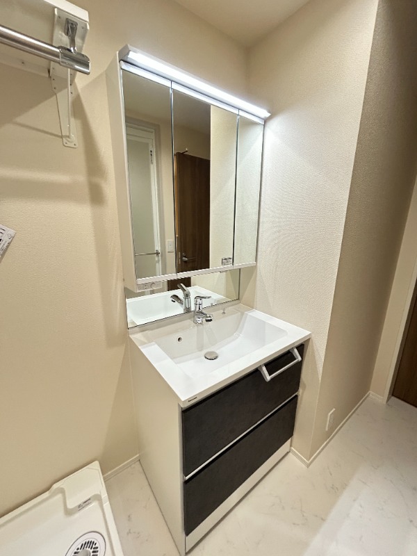 ��ʌ��������܎s�k��y�C���Q���ڂ̃}���V�����̐��ʏ�