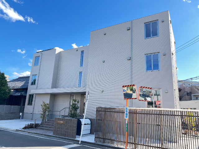 ��ʌ��O���s����c�Q����11-21�̃}���V�����̌����O��