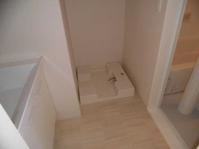 ��ʌ��z�J�s���]���Q���ڂ̃A�p�[�g�̂��̑�