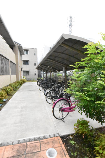 ��ʌ��z�J�s���]���Q���ڂ̃A�p�[�g�̂��̑�