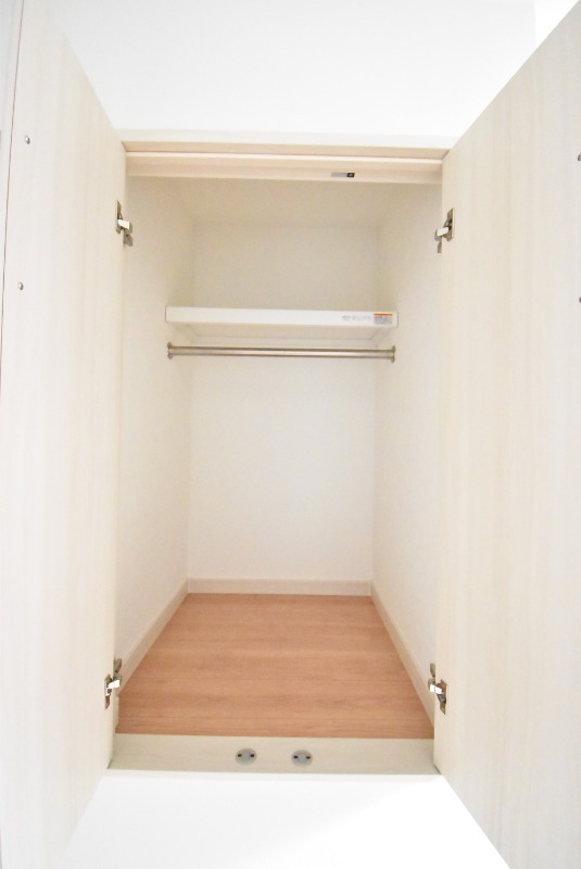 ��ʌ�����s�厚���̃A�p�[�g�̎��[