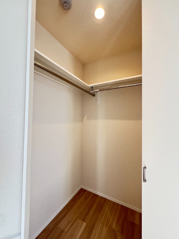 ��ʌ��O���s����c�Q���ڂ̃}���V�����̎��[