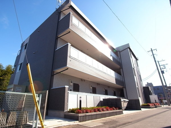 ��ʌ��������܎s����厚�_�c�̃}���V�����̃G���g�����X