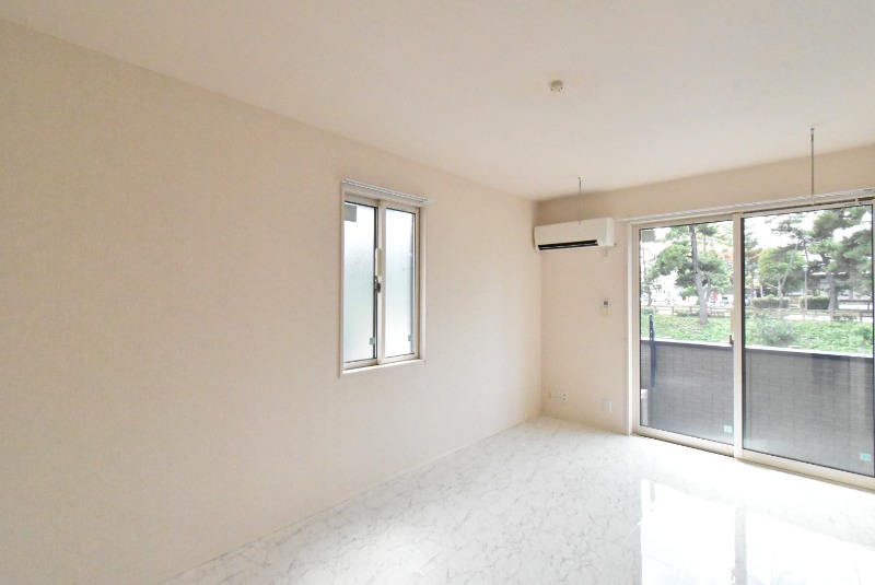 ��ʌ������s�����P���ڂ̃A�p�[�g�̋����E���r���O