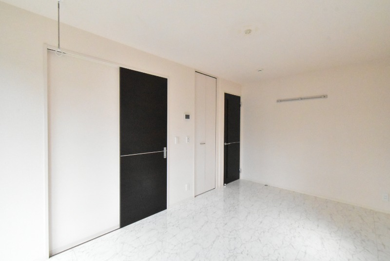 ��ʌ������s�����P���ڂ̃A�p�[�g�̂��̑������E�X�y�[�X