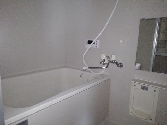 ��ʌ������s�V�P���̃A�p�[�g�̃o�X