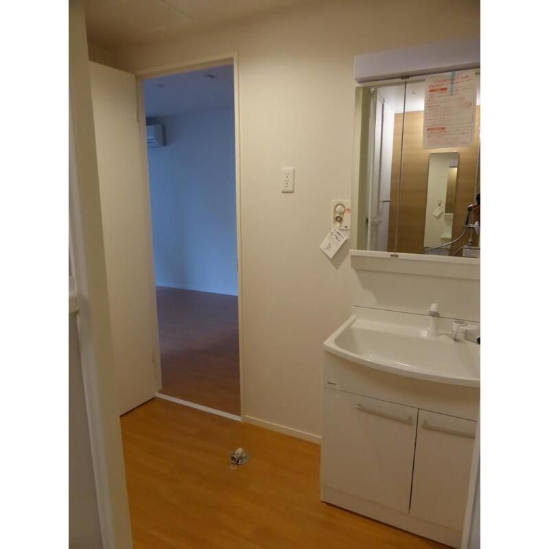 ��ʌ��������܎s�Y�a��O�n�R���ڂ̃}���V�����̐��ʏ�