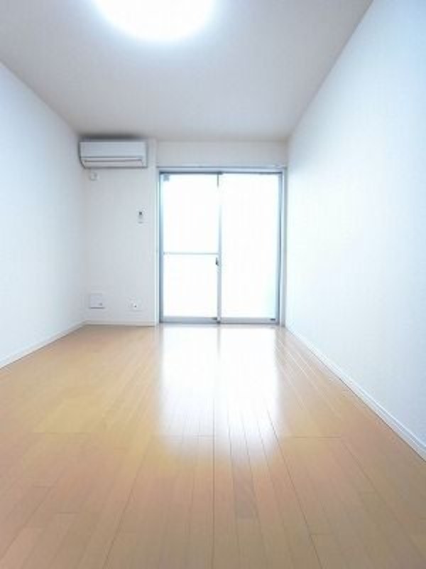 ��ʌ��������܎s��{��y�蒬�R���ڂ̃}���V�����̋��ԁE���r���O