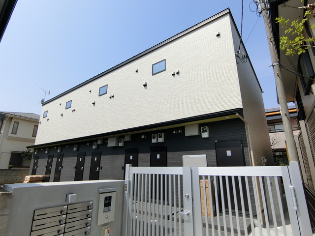 ��ʌ��������܎s�������a�c���Q���ڂ̃A�p�[�g�̃G���g�����X