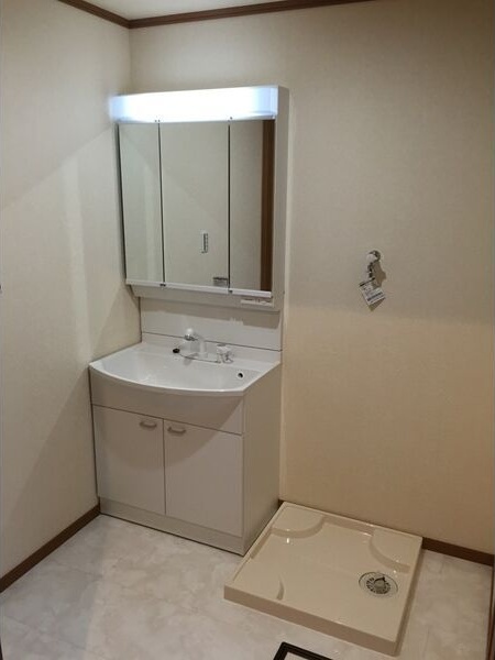 ��ʌ��z�J�s�����T���ڂ̃e���X�n�E�X�̐��ʏ�