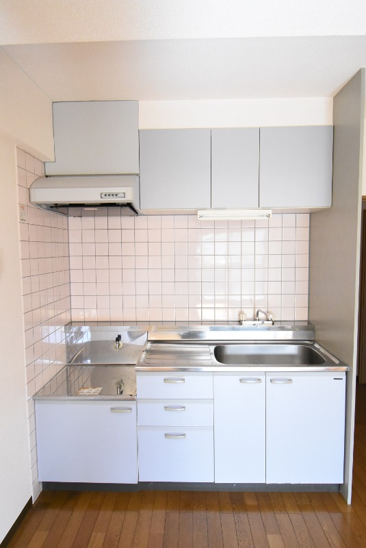 ��ʌ��������܎s��{��O���P���ڂ̃}���V�����̃L�b�`��