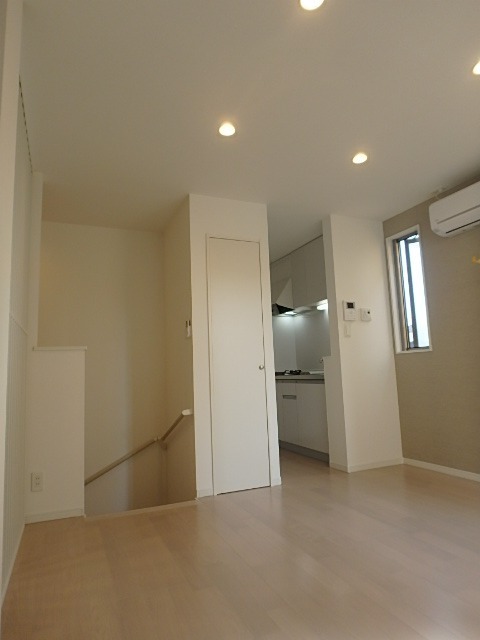 ��ʌ��������܎s��������Q���ڂ̃A�p�[�g�̋��ԁE���r���O